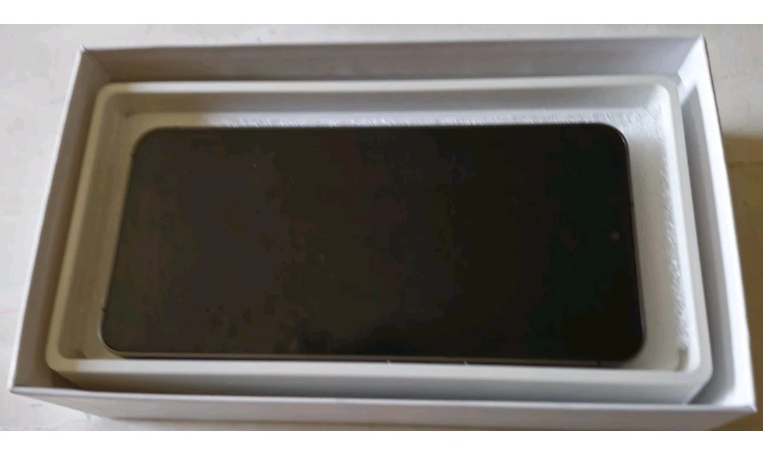 Samsung Galaxy S24 FE Smartphone for sale - photo 3