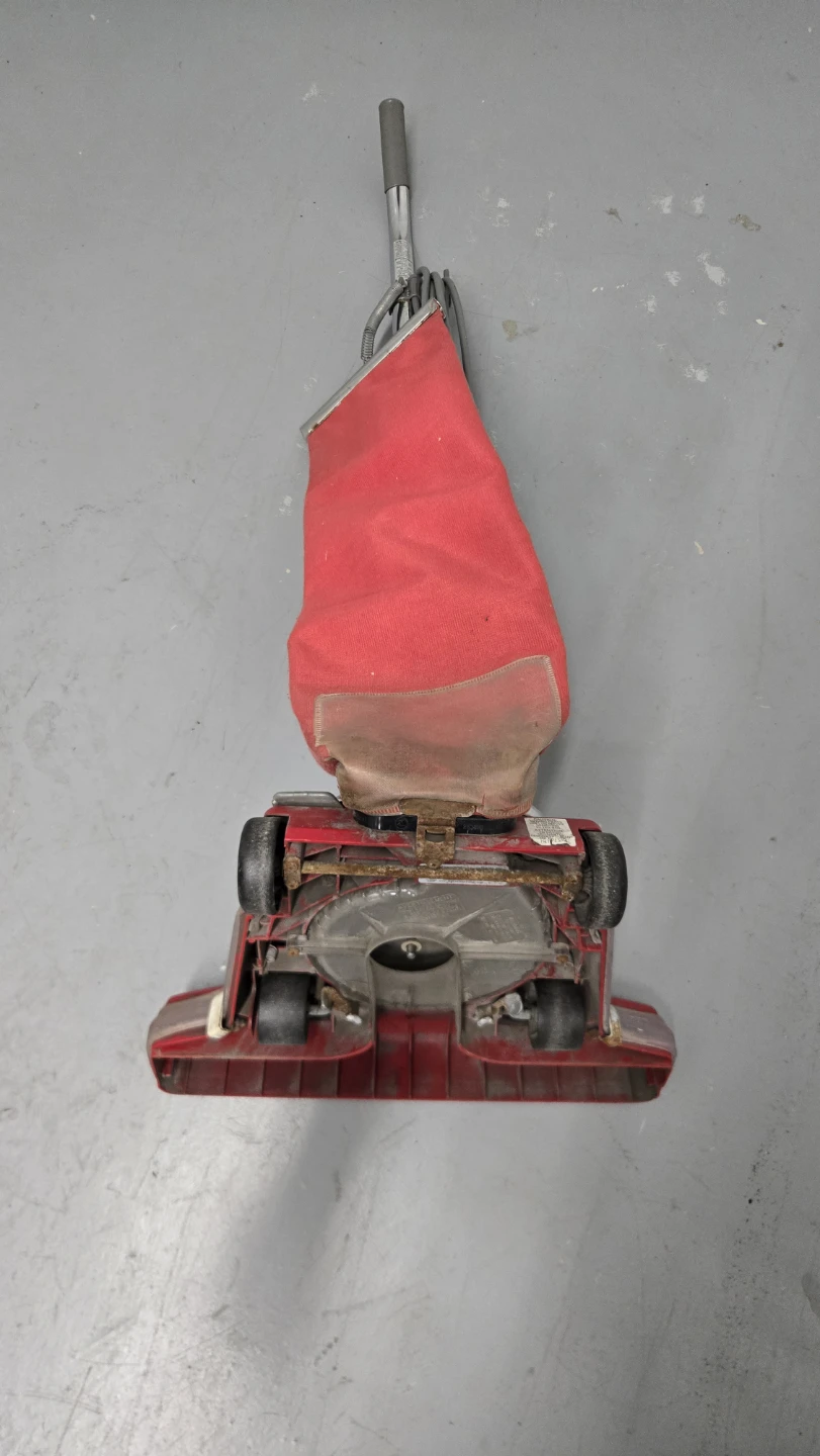 Sanitaire Commercial Vacuum Cleaner SC899 Red for parts - photo 3