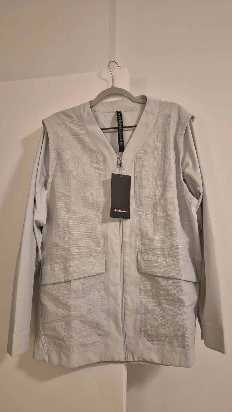 Lululemon Water-Repellent Hike Convertible Bomber Jacket XL