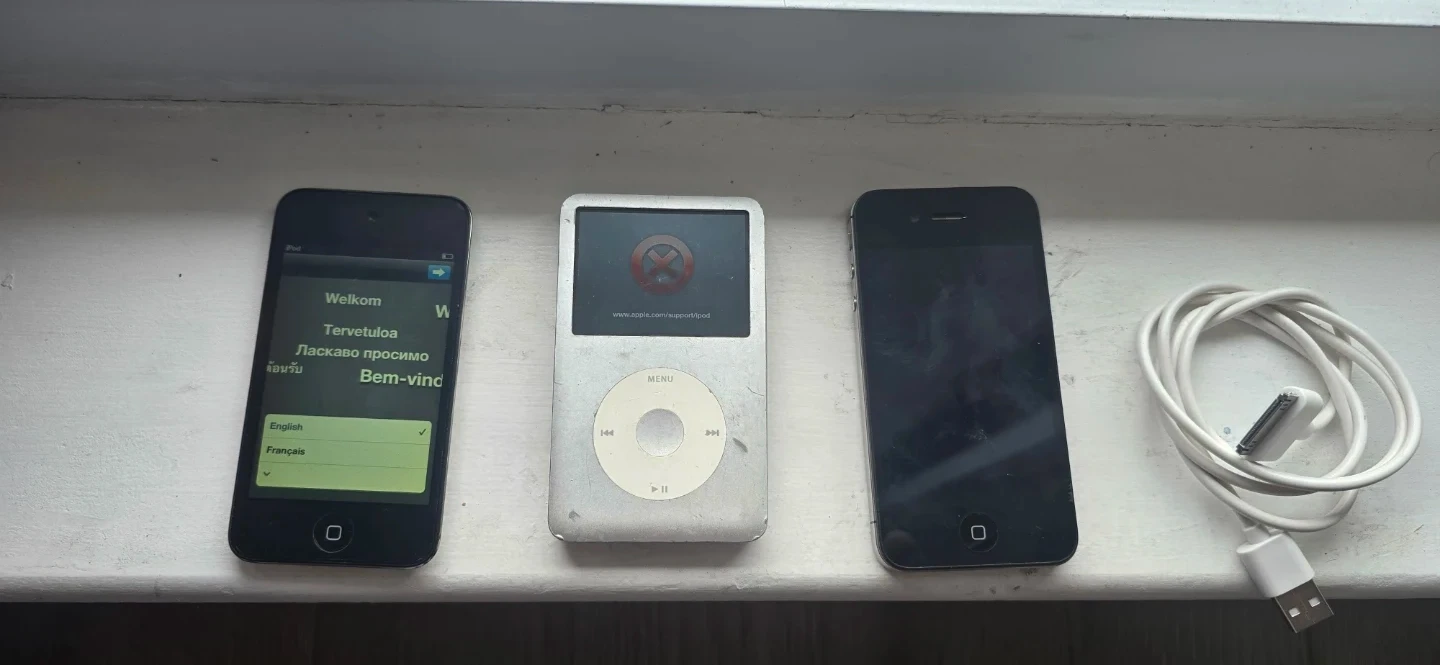 Apple iPod Touch 4th Gen 32GB, iPod Classic, and iPhone 4 Bundle