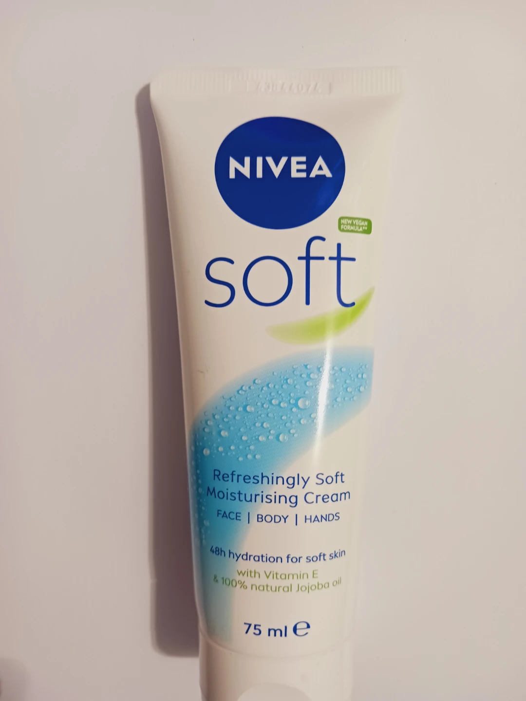 New !! NIVEA Soft Refreshingly Soft Moisturising Cream 75 ml - photo 2