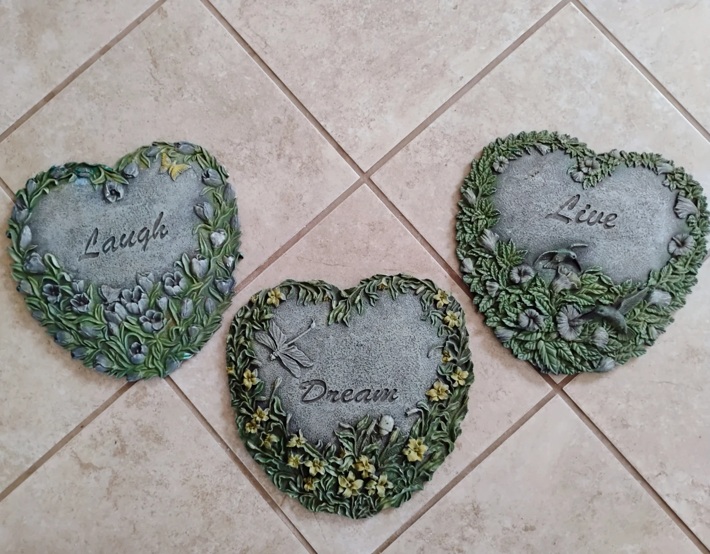 HEART-SHAPED STEPPING STONES (SET OF 3)