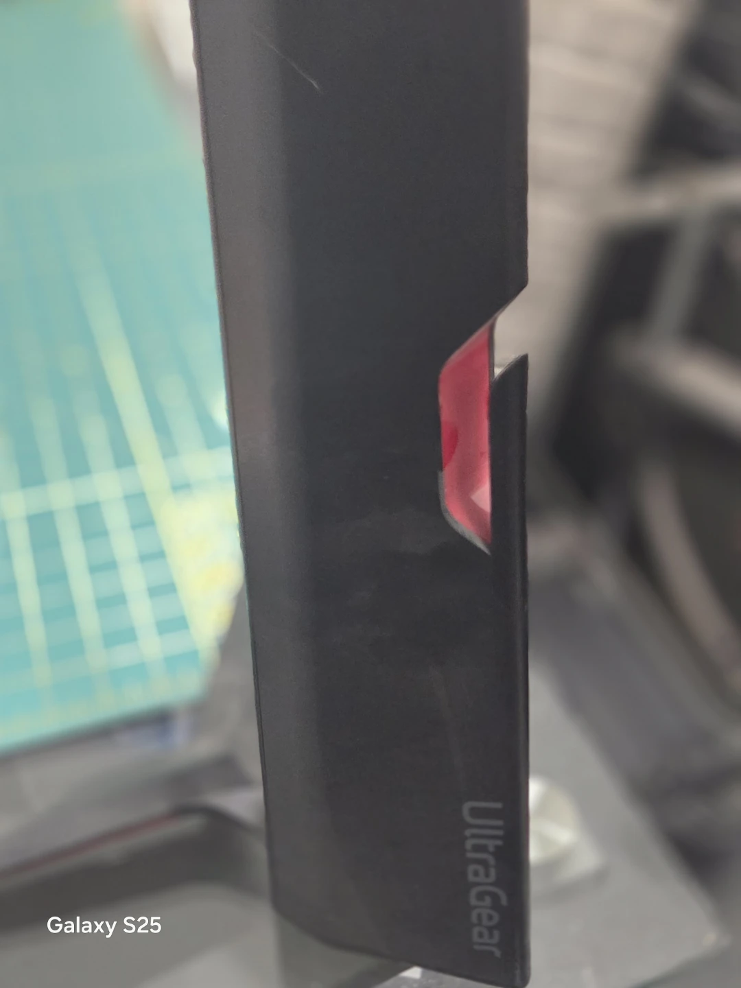 LG UltraGear Monitor Stand