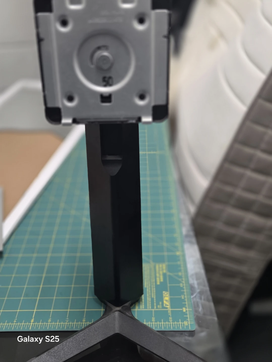 LG UltraGear Monitor Stand - photo 3