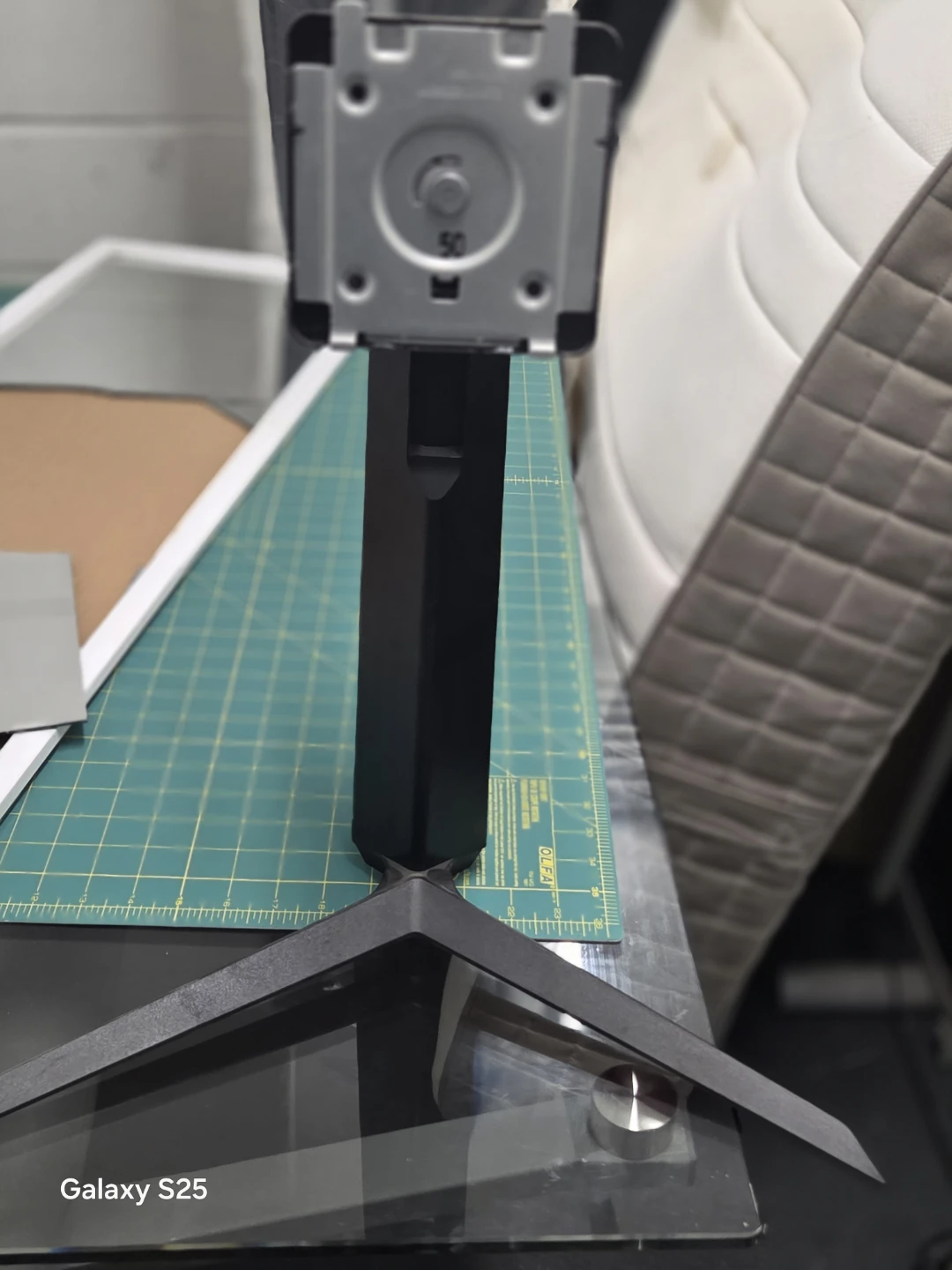 LG UltraGear Monitor Stand - photo 4