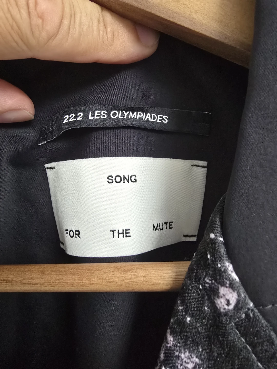22.2 Les Olympiades Song For The Mute Shirt - photo 2