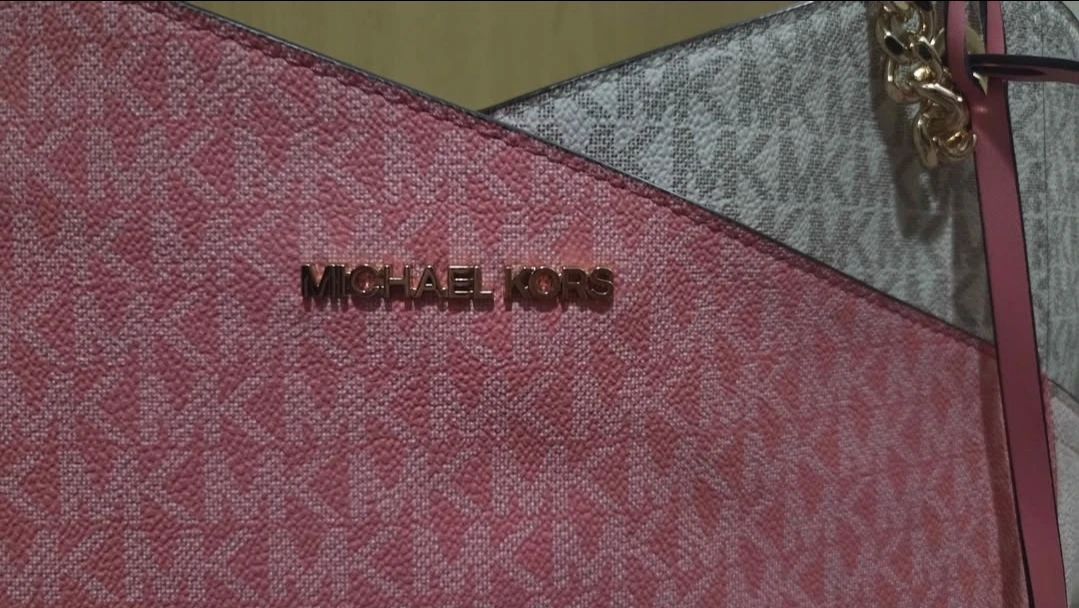 BRAND NEW UNUSED authentic Michael Kors Large Shoulder Tote Bag - photo 2