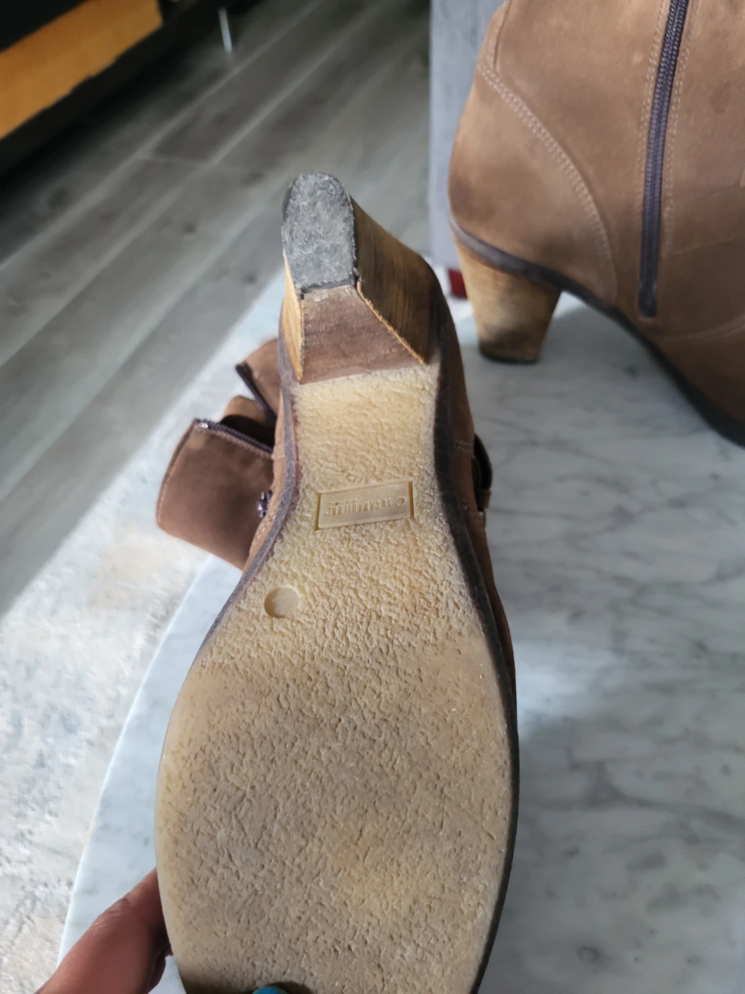 La Canadienne Suede Ankle Boots - Brown - photo 2