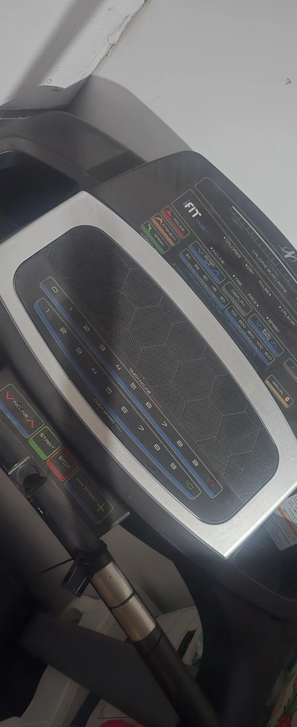 NordicTrack FIT 300 Treadmill - photo 2