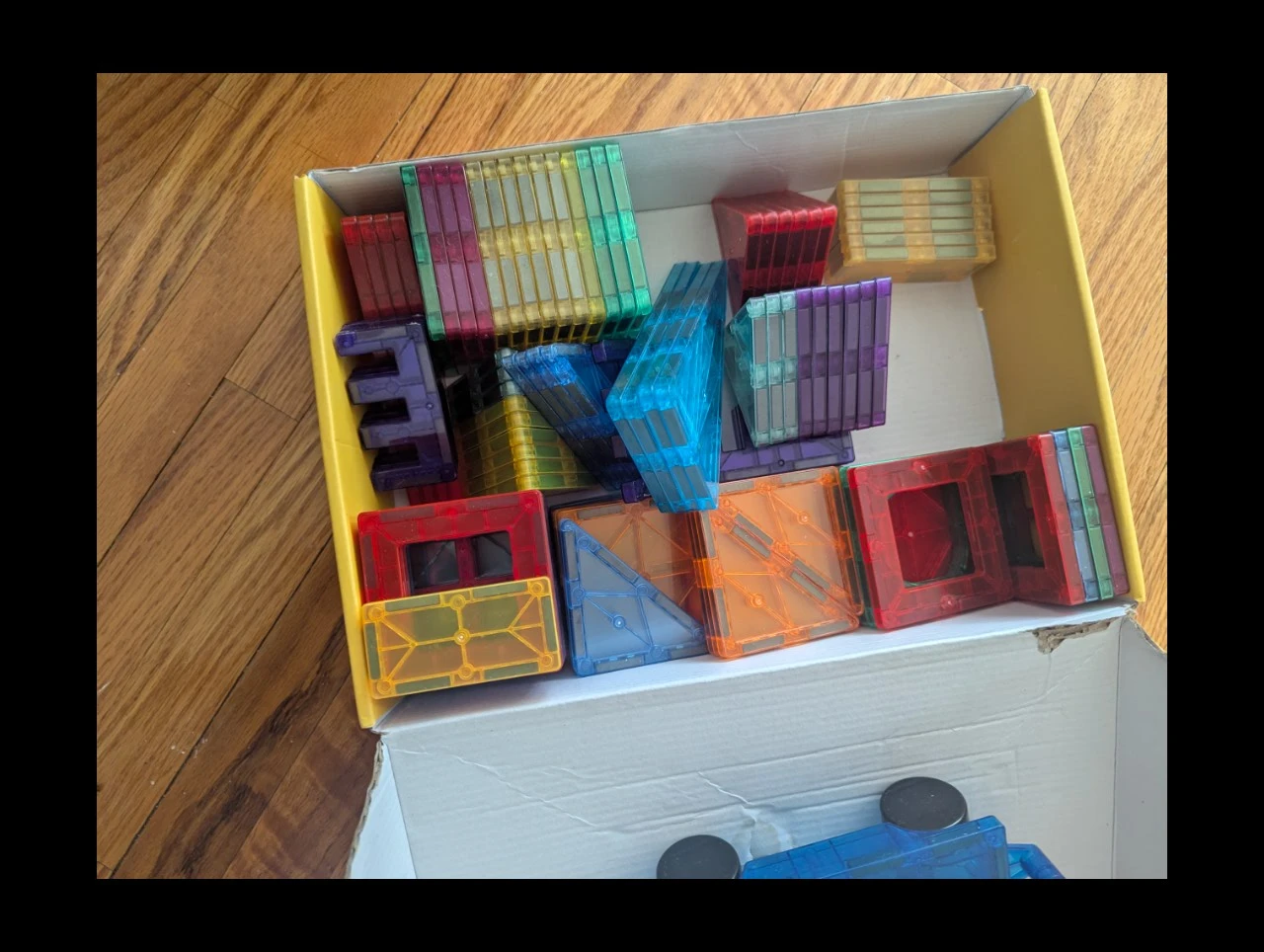 Magnetic Building Tiles with Toy Cars - photo 5