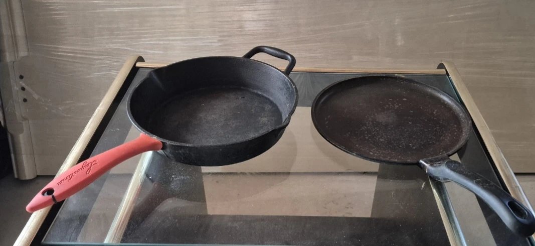 Lodge Cast Iron Skillet and Griddle Set - photo 2