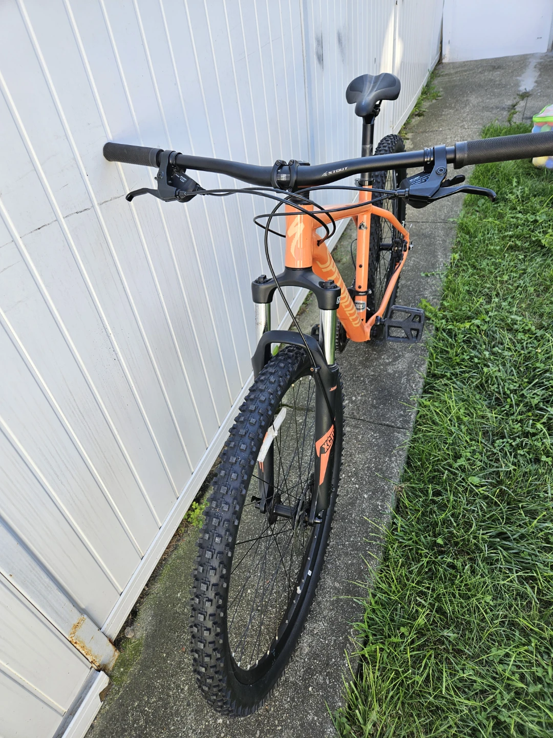 Specialized Rockhopper Mountain Bike - photo 4