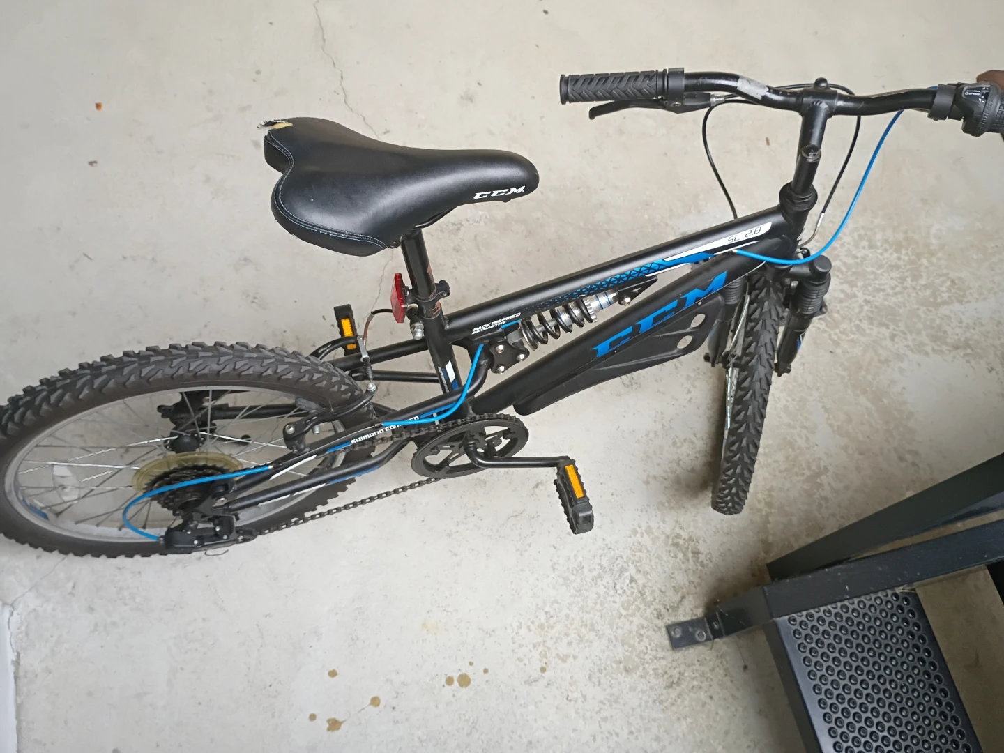 CCM Mountain Bike - photo 2