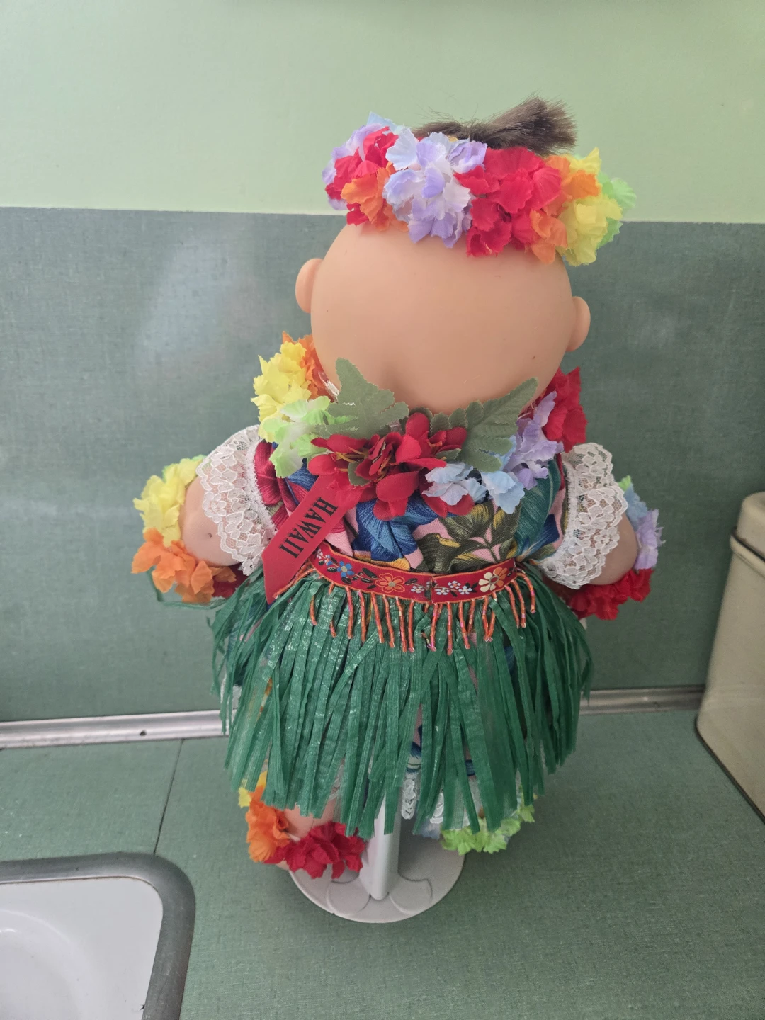 Awesome Hawaiian Doll on Stand - photo 2