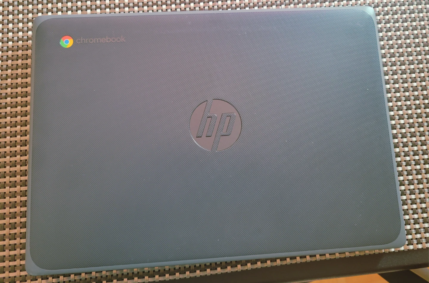 HP Chromebook G8 Education Edition + Brand New 45W Charger - photo 3