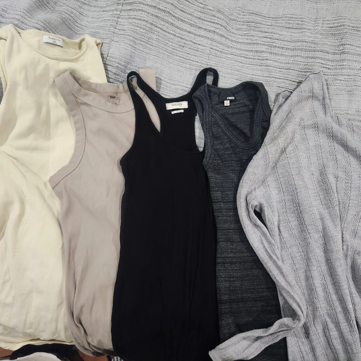 Aritzia Bundle - 9 piece Babaton/Wilfred/TNA - photo 2