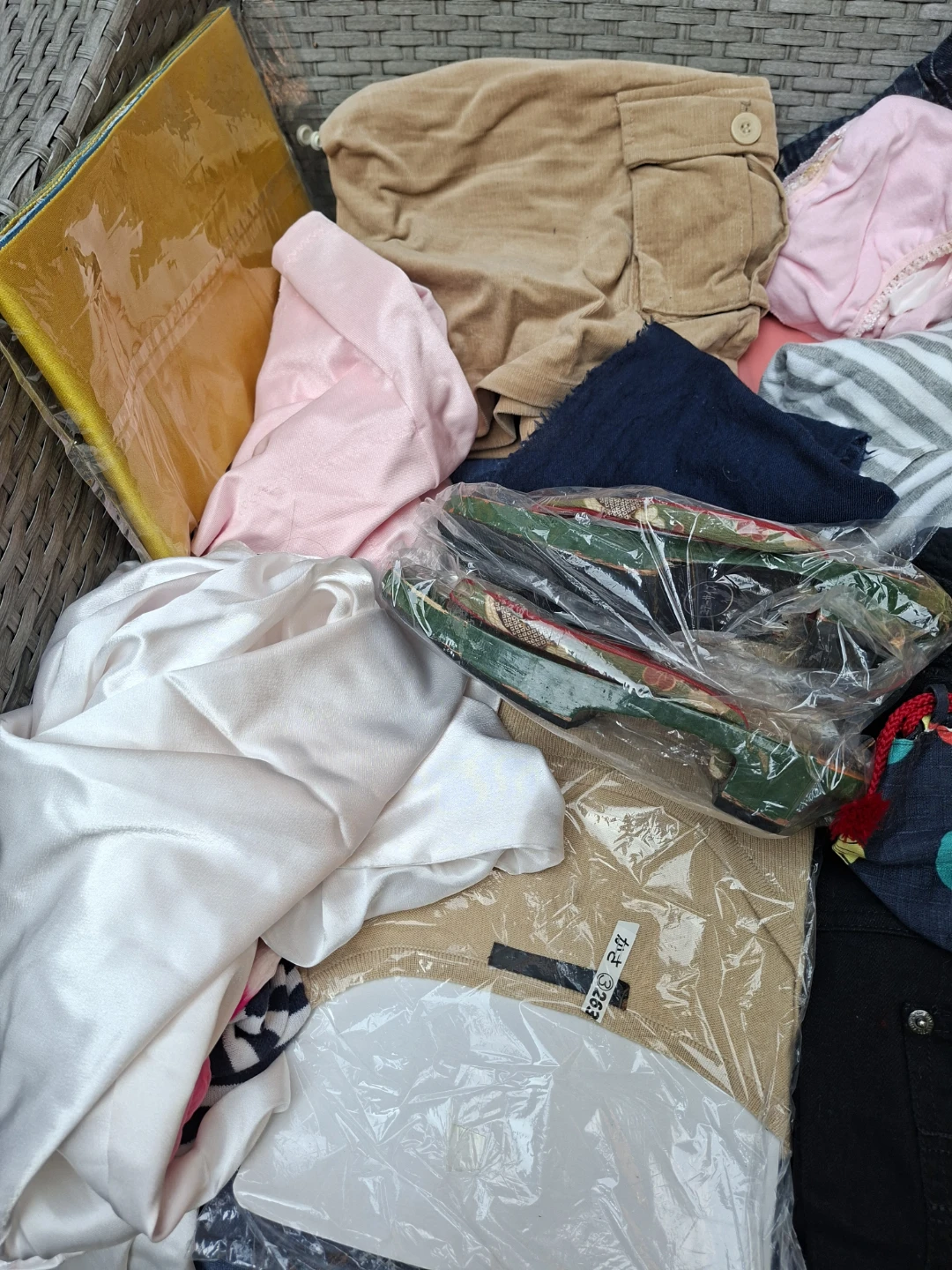 Vintage & Modern Clothing, Handbags & Accessories Lot - photo 5