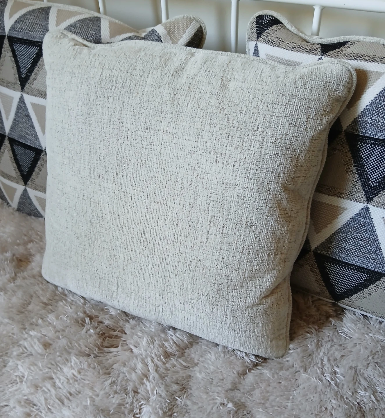 Decorative Throw Pillows (Set of 3)20/20 inches - photo 3