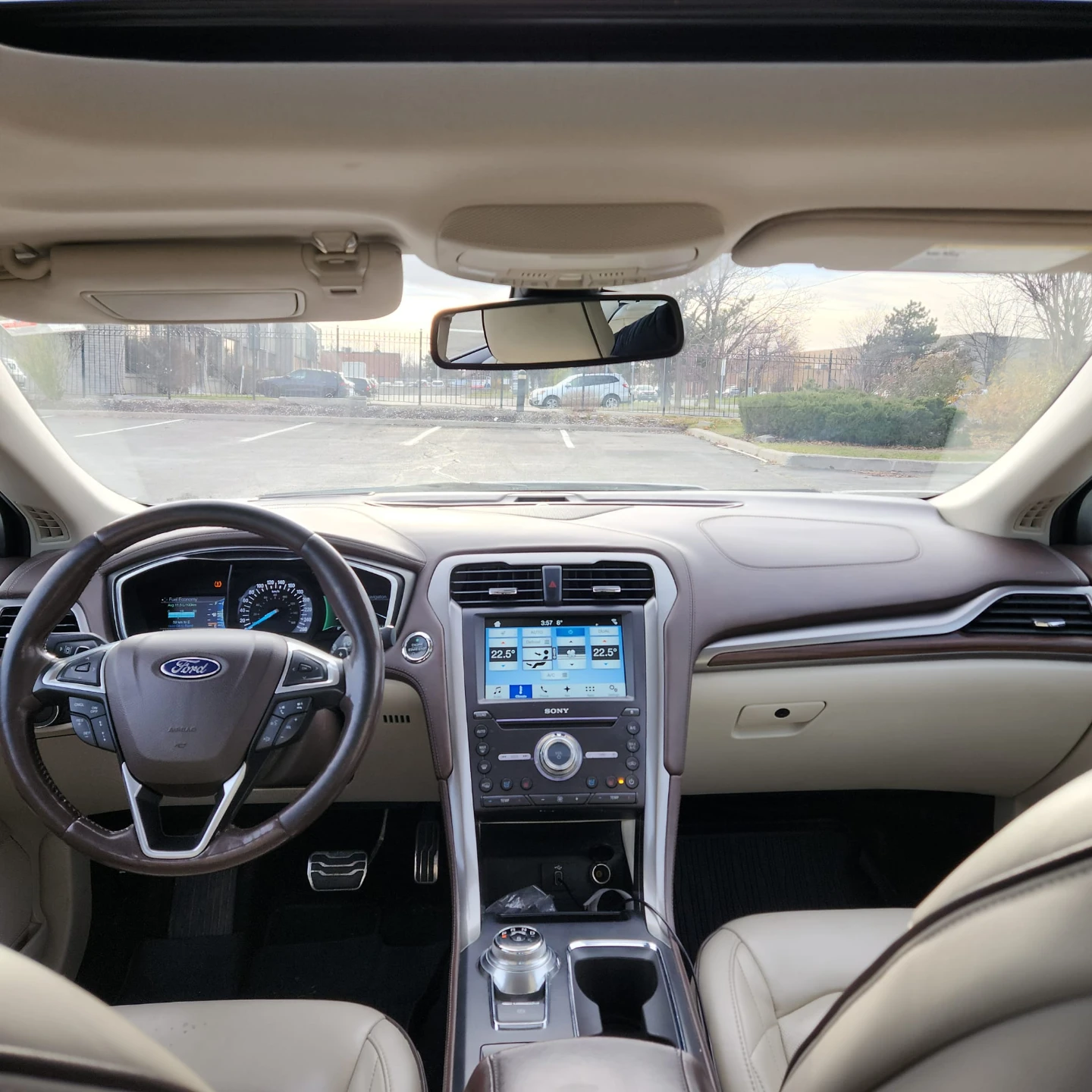 2017 White Ford Fusion Platinum AWD - photo 4