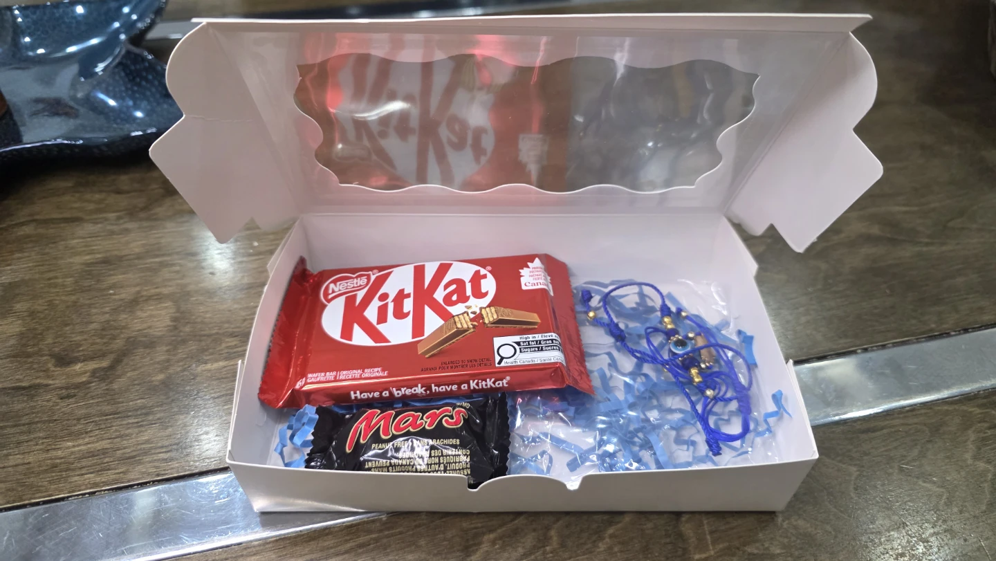 Gift Box with Kit Kat, Mars Bar, and Rakhi - photo 3