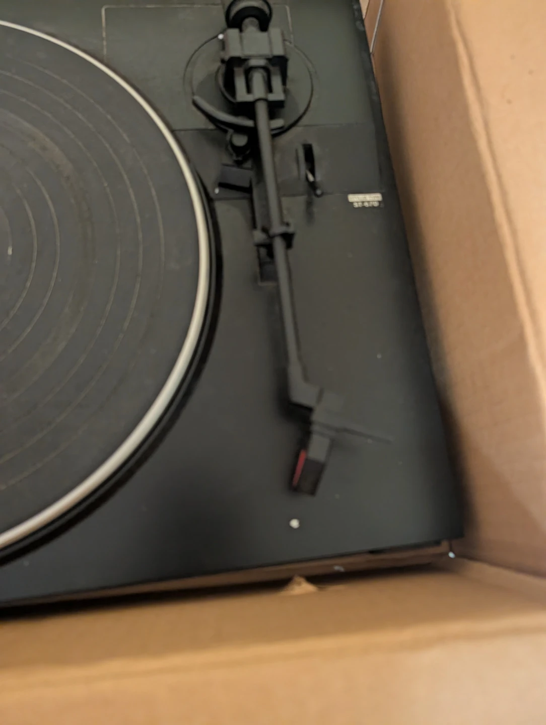 Fisher MT-857 Stereo Turntable - photo 2