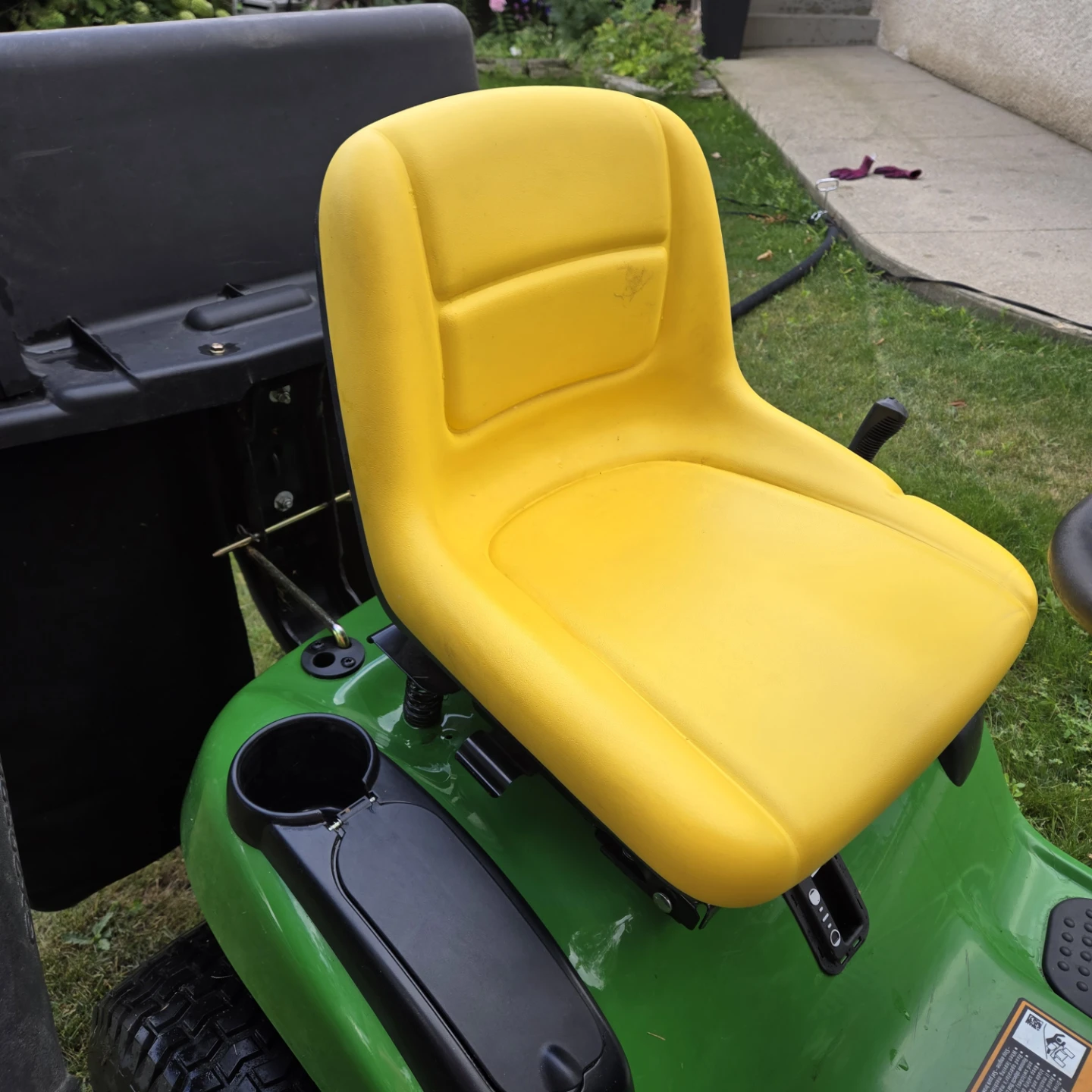 John Deere D125 Riding Lawn Mower - photo 5