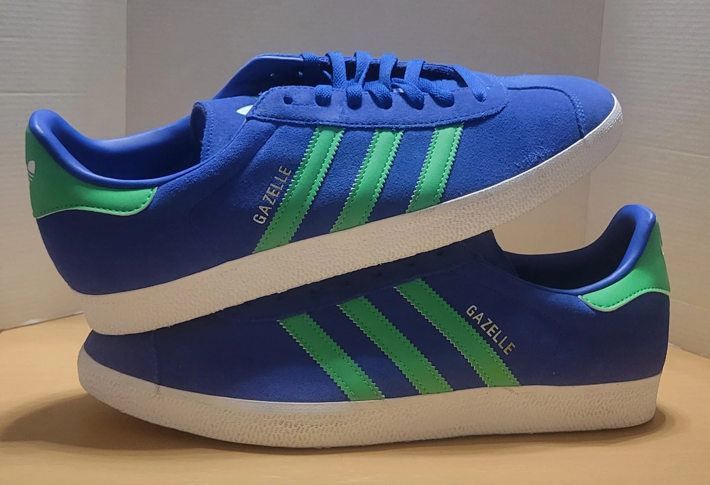 Adidas Gazelle Originals Blue & Green Sneakers Size 11.5