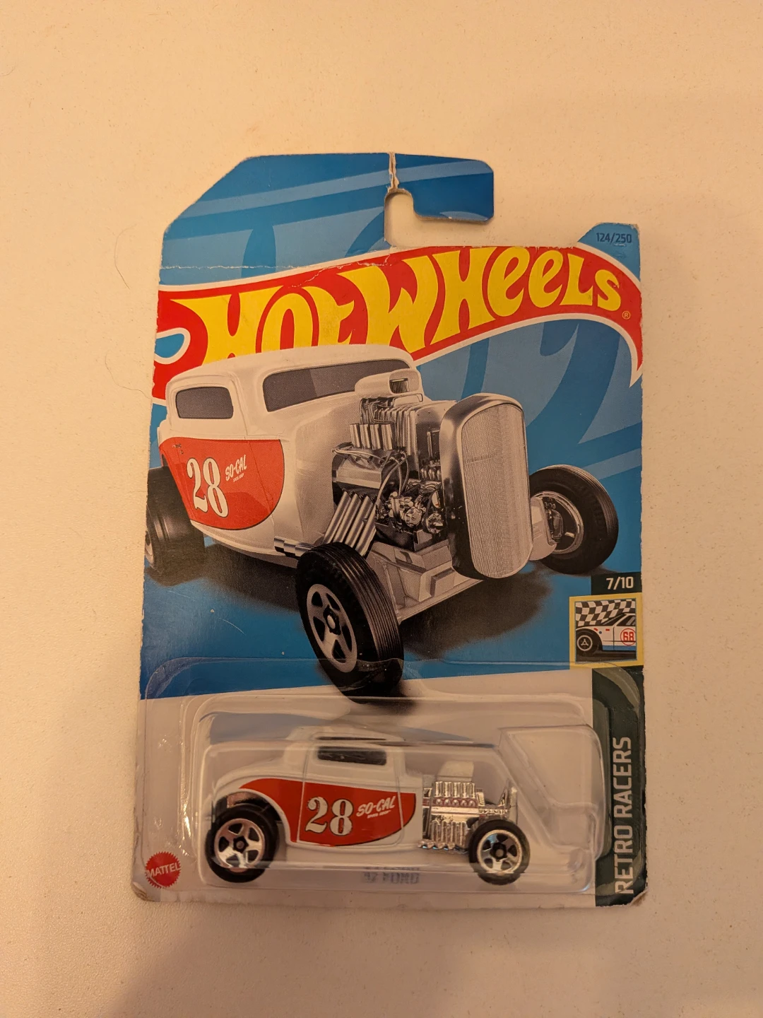 Hot Wheels 32 Ford Retro Racers die-cast car - photo 3