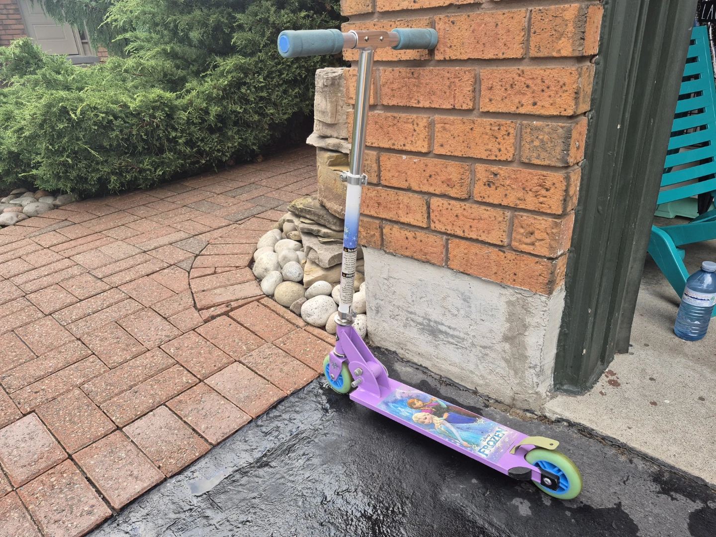 Huffy Frozen Kids Scooter