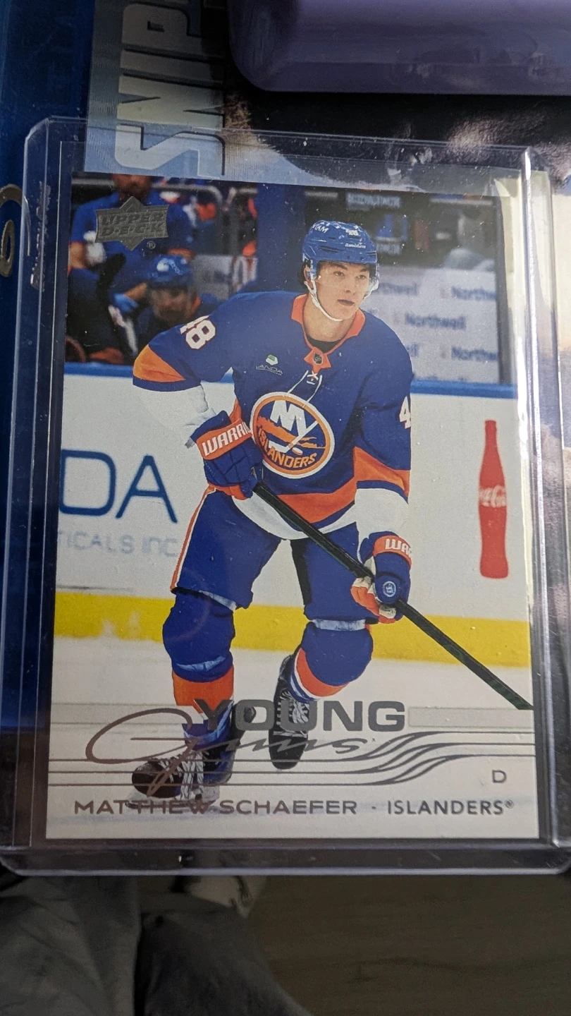Matthew Schaefer 2025-26 Upper Deck Young Guns Hockey Card
