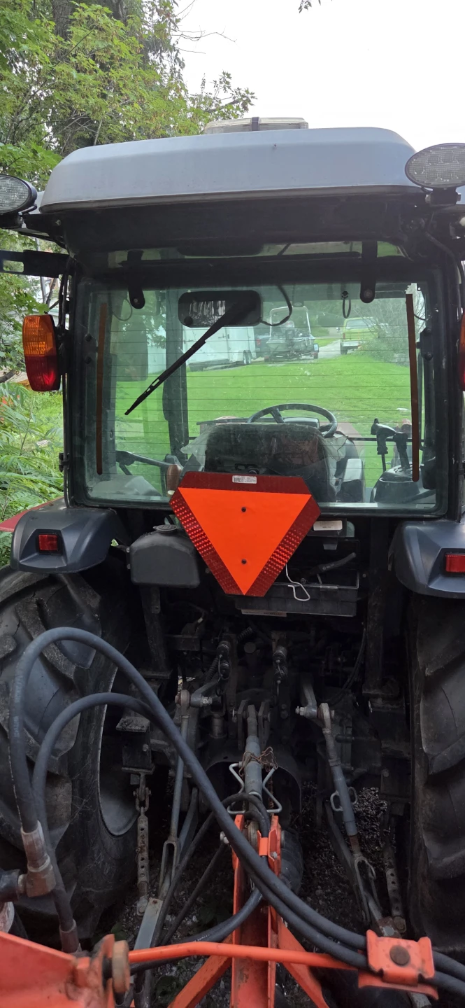 Tracteur Massey Ferguson avec chargeur avant - photo 5