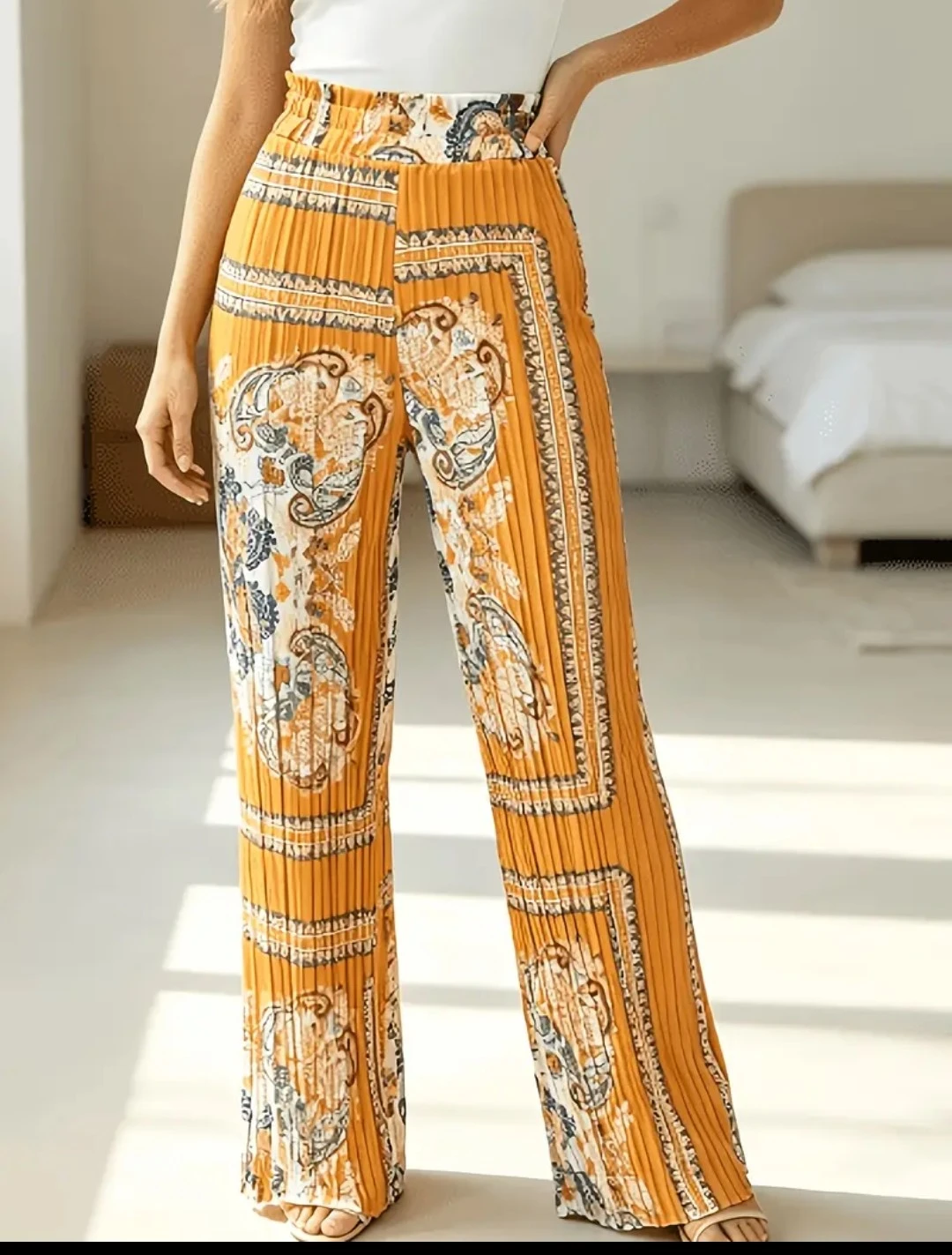 Women's Pleated Wide-Leg Pants