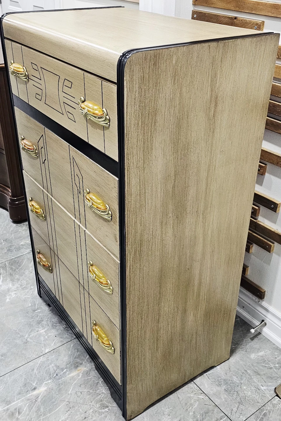1930s Art Deco Waterfall Dresser - photo 3