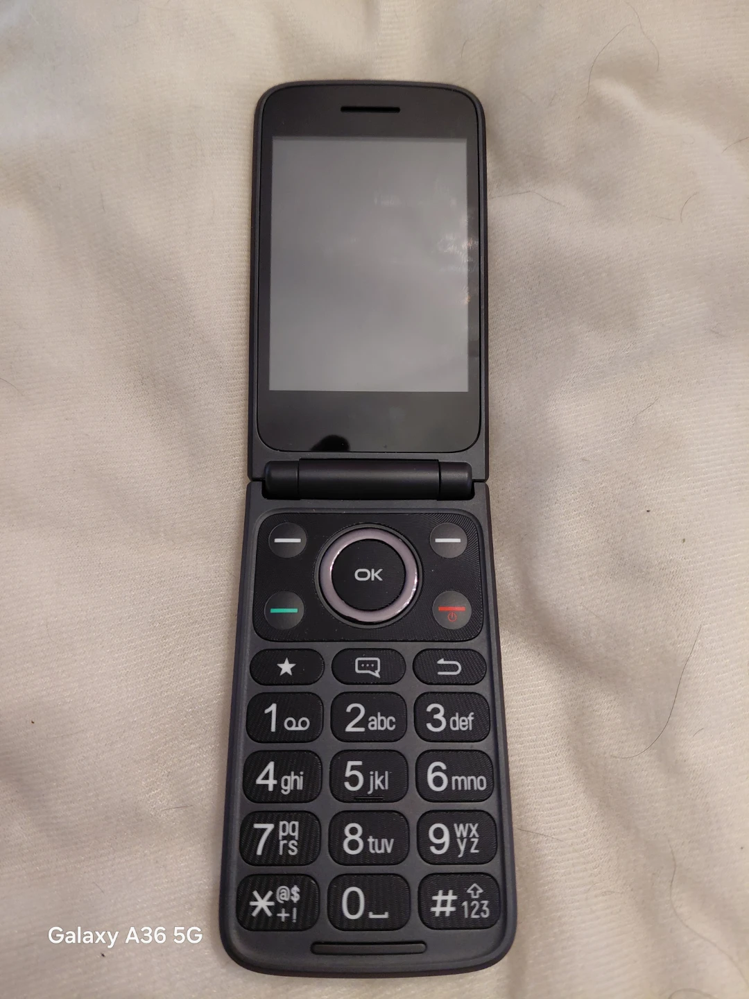 TCL FLIP 4 5G Cell Phone - photo 3