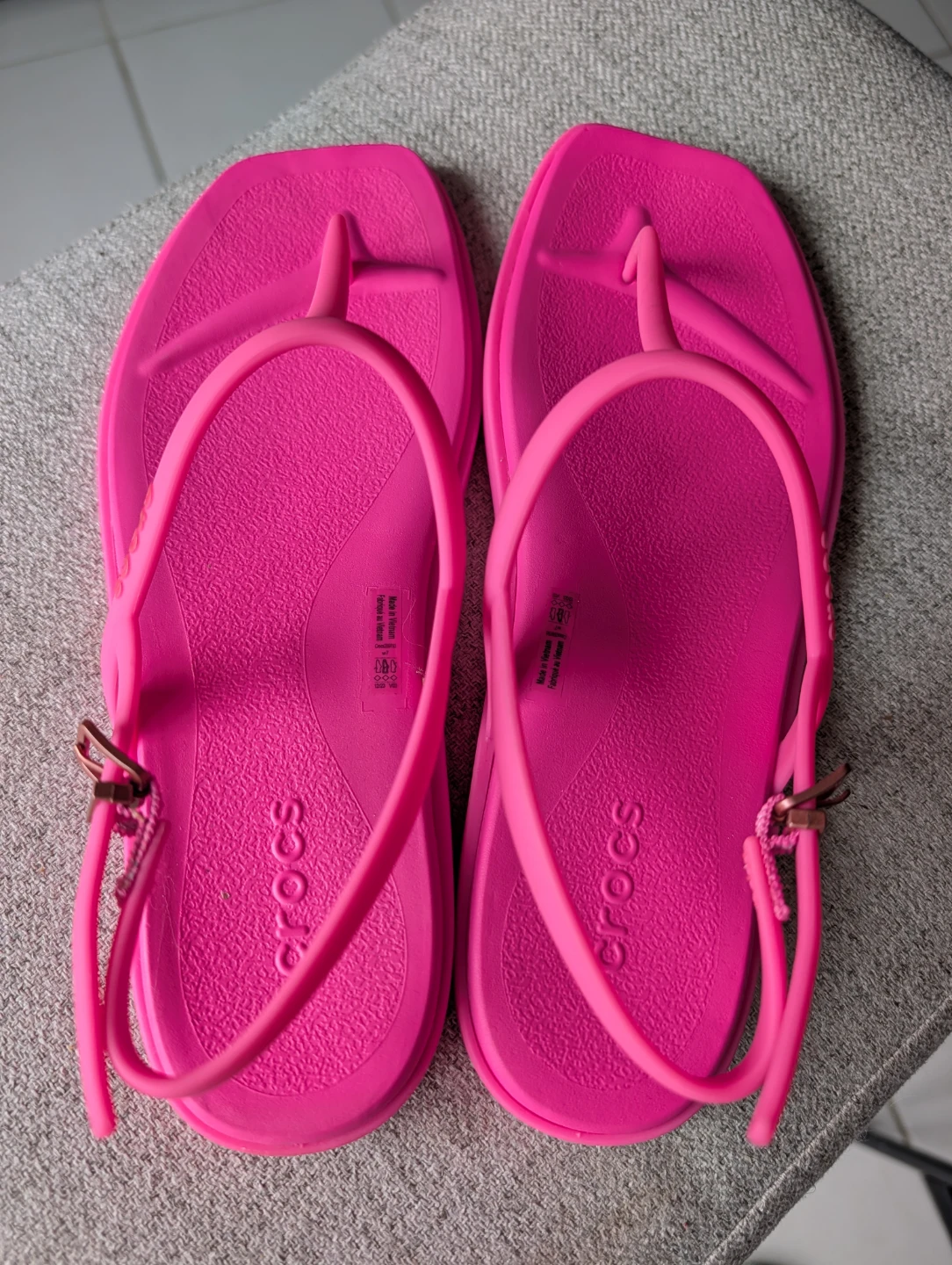 Crocs Women's Pink Flat Sandals Size 7 - photo 3