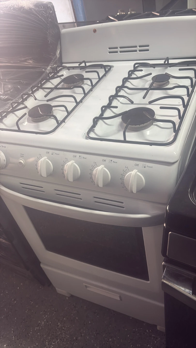 Hotpoint 24in white gas stove