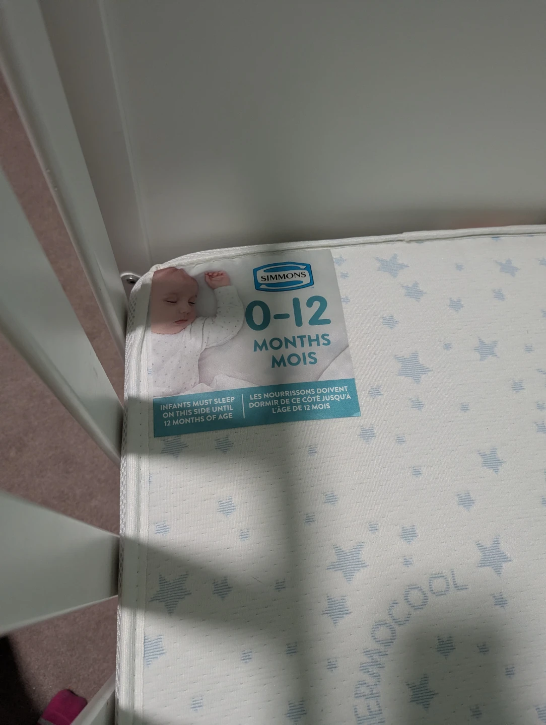 Crib with mattress + sheets. - photo 3