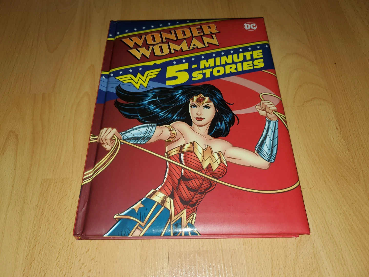 Wonder Woman 5-Minute Stories Book