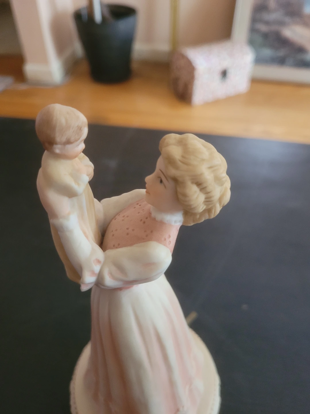 Mother and Child Figurine - photo 2