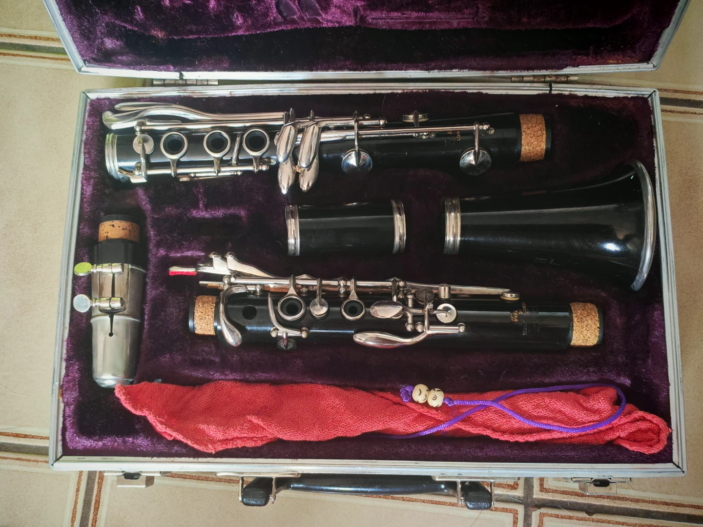B&H Bb Clarinet with Case - photo 2