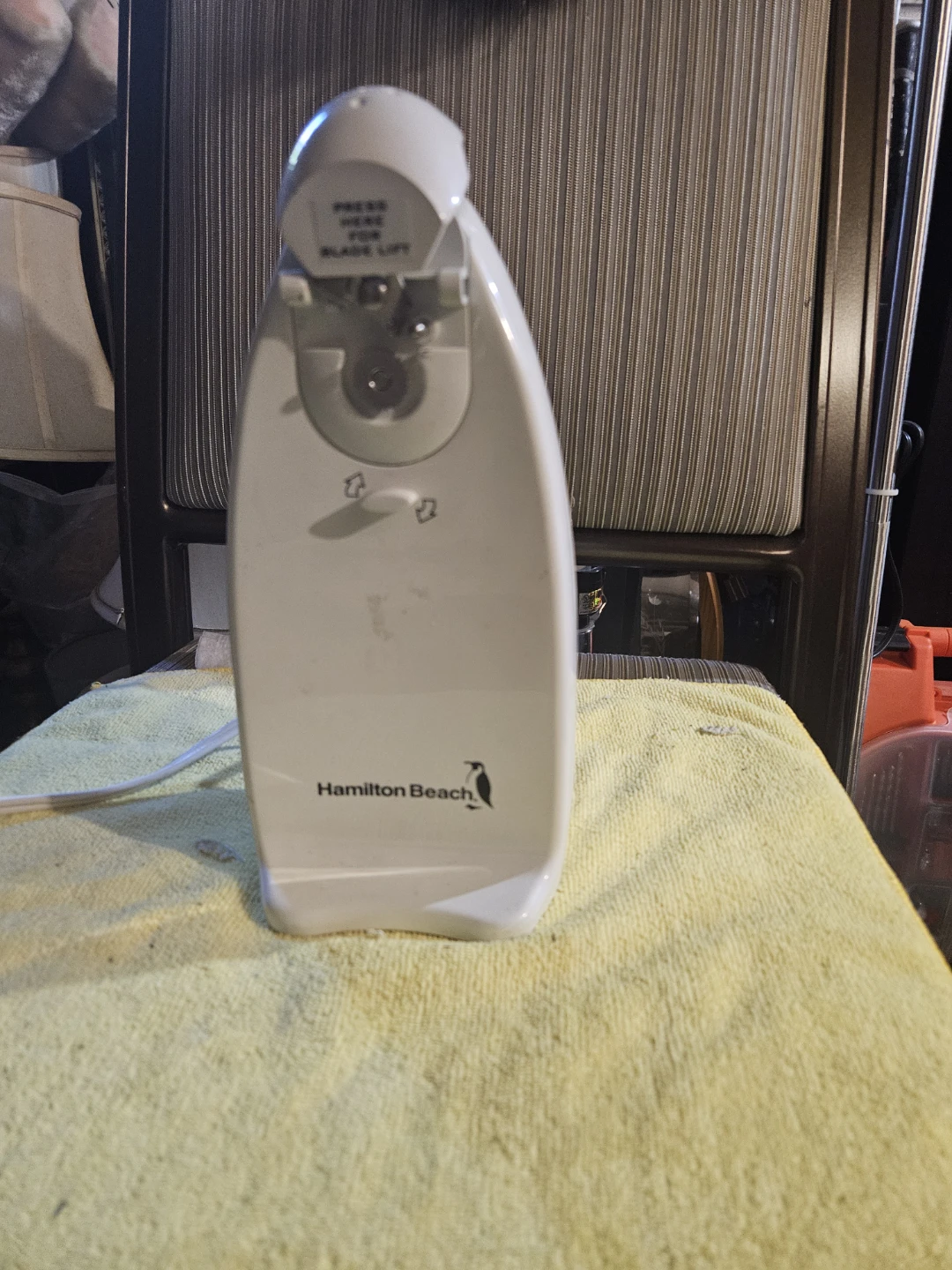 Hamilton Beach Electric Can Opener - photo 2