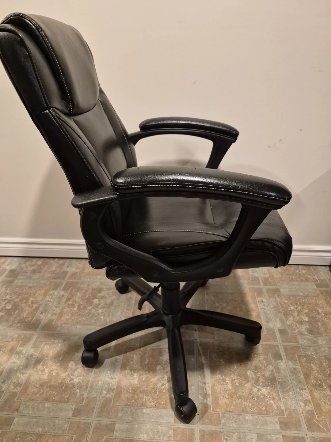 Black Faux Leather Office Chair - photo 2