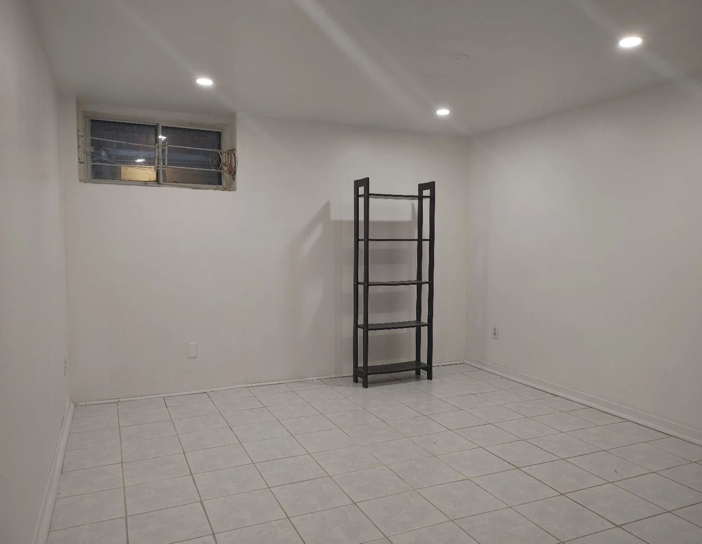 Basement 2 bdrm Apt for rent - photo 2