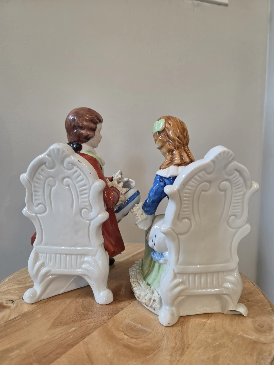 Vtg Colonial Couple Set  Figurines - photo 4