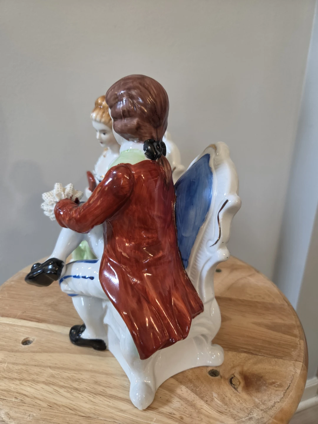 Vtg Colonial Couple Set  Figurines - photo 5