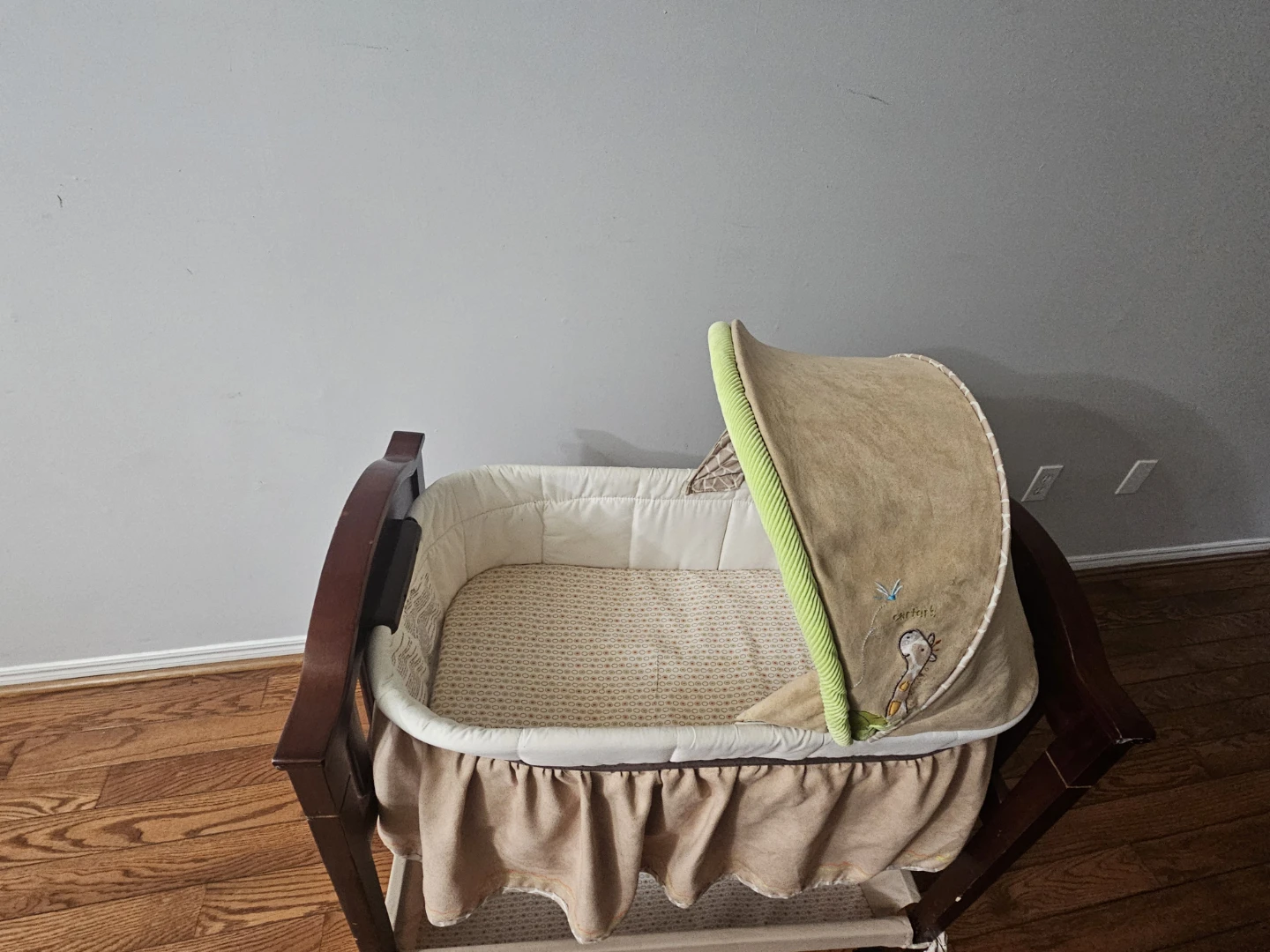 Baby Bassinet with Canopy - photo 2