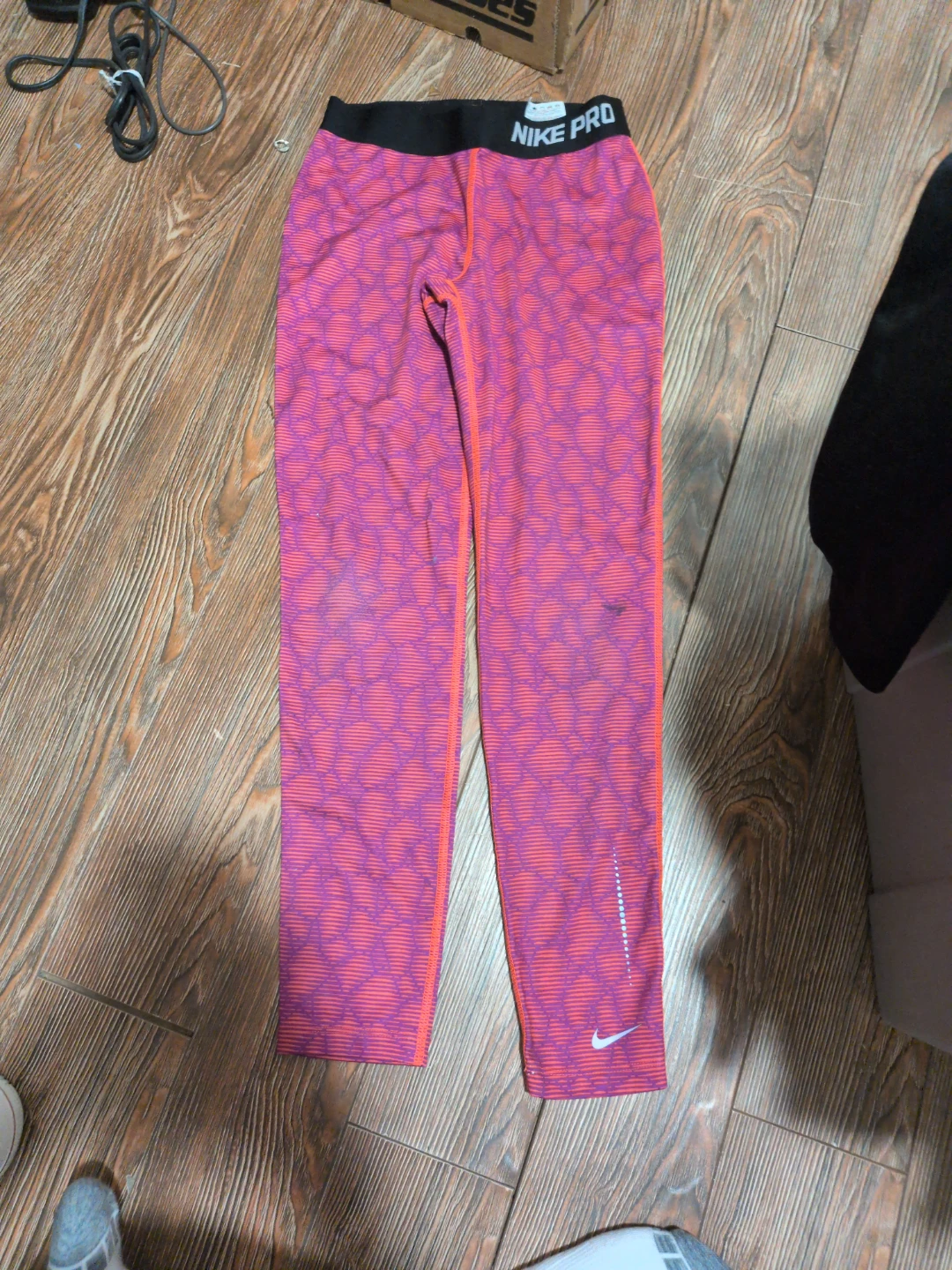 Nike Pro Pink & Orange Pattern Capris - size L
