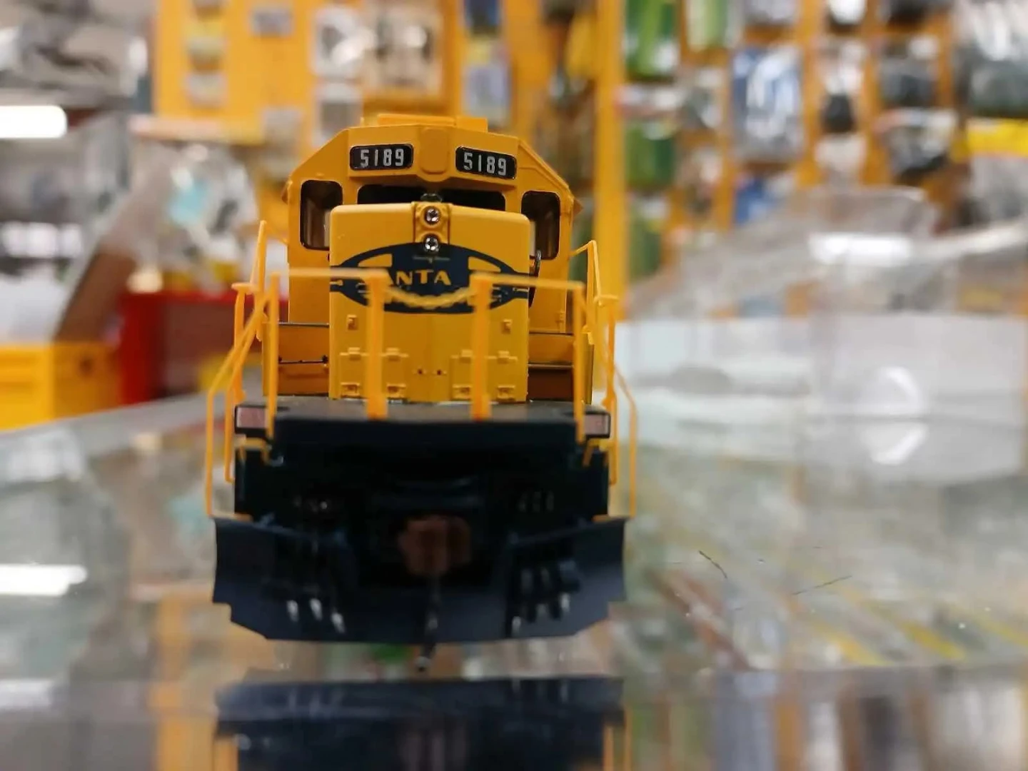 Athearn Santa Fe SD40-2 5189 Model Train Engine