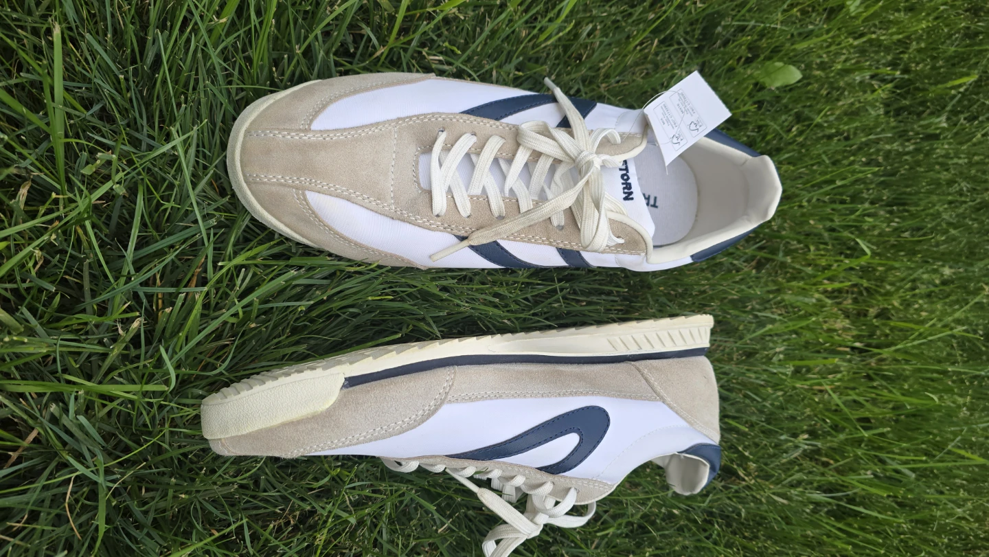 Tretorn size 10 mens
