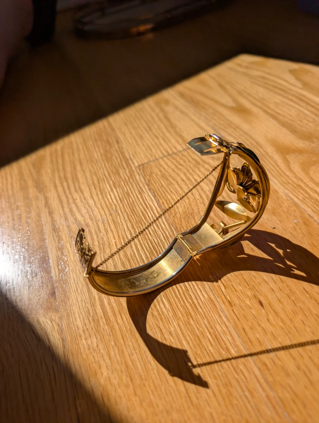 Vintage Gold Toned Floral Bangle - photo 4